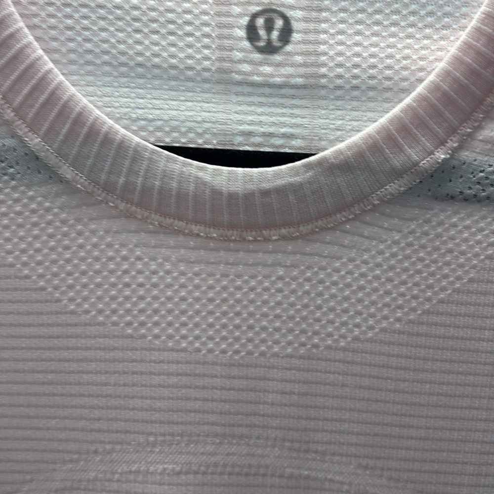Brand new Lululemon swiftly, pale pink size 4 no tags - Picture 3 of 7